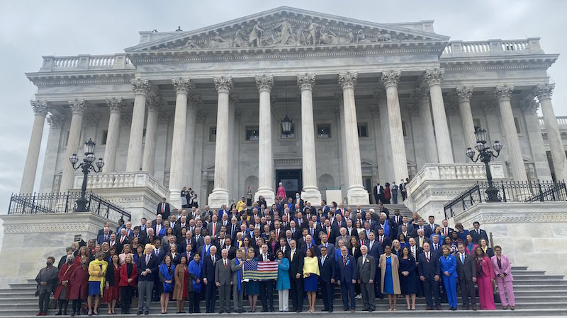 Ameriška pomoč Ukrajini v kleščah strankarskih igric