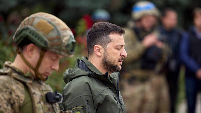 “Cerkev bi morala biti med ljudmi. In ne dva in pol tisoč kilometrov stran, nekje, virtualno posredovati med nekom, ki hoče živeti, in nekom, ki te hoče uničiti”