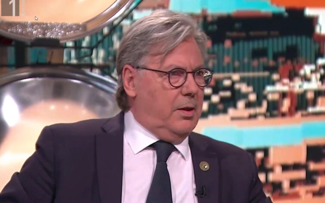 “To je posebnost slovenske levice, kjer se NATO stigmatizira in sovraži in s tem bo treba en dan razčistiti. Denimo Švedi se recimo niso eno jutro zbudili zadrogirani in po 200 letih nevtralnosti vstopili v NATO, to so storili zato, ker so imeli tehtne razloge.”