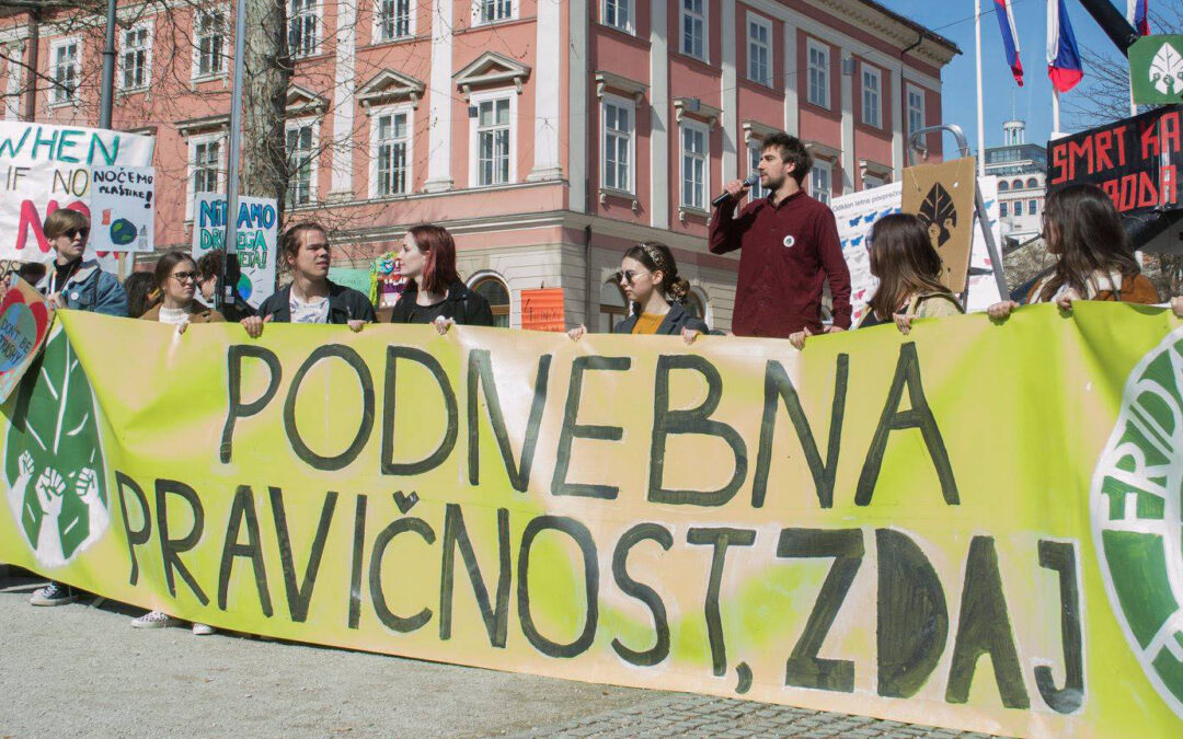 “V Ljubljani je dovolj primernih prireditvenih prostorov, kjer lahko brez bistvene škode za naravo izvedete vaš koncert v načrtovanem obsegu”