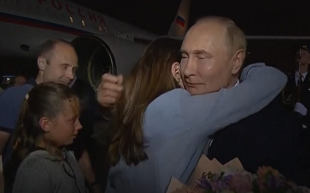 Ruska vohuna iz Slovenije v objemu Putina