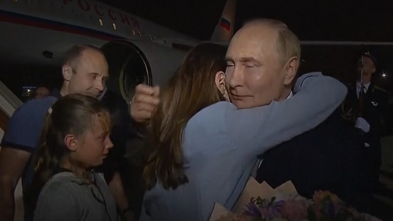 Ruska vohuna iz Slovenije v objemu Putina