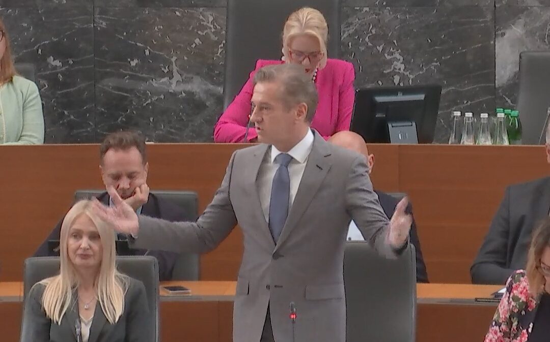 “O tem govori cel svet, brez izjeme”