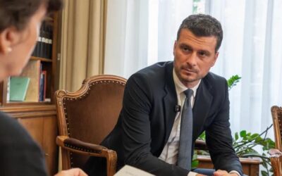 “Sprejel sem odločitev, da odstopim kot poslanec. Ne zato, ker bi bil kriv, ampak ker politiki ne smemo postati ujetniki osebnih zgodb in medijskih obračunov”