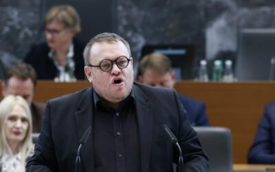 “33 ministrov pred mano je imelo možnost urediti to področje”