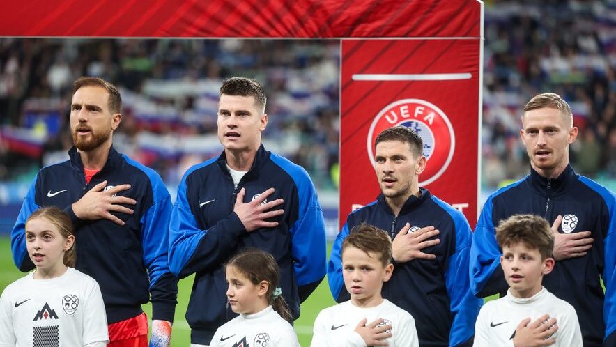 “Žalostno je bilo slišati žvižge ob himni. To so bili ljudje, ki živijo v Sloveniji. Morali bi pokazati več spoštovanja, saj jim je Slovenija dala veliko”