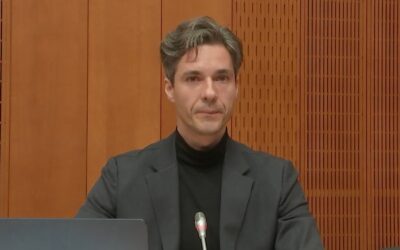 “Socializem je zame zelo enostaven pojem. Socializem je ideologija, ki daje pomen skupnosti, liberalizem pa daje pomen posamezniku”