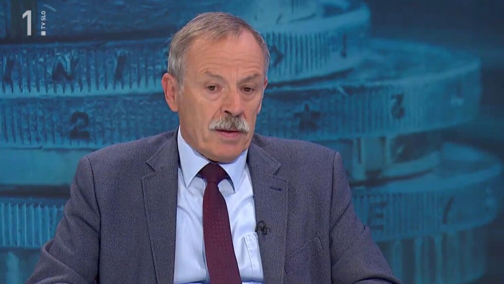 “Si na robu in potem se še spomniš, da boš čez noč uvedel božičnico. To je bila septembra padalska akcija predsednika vlade”