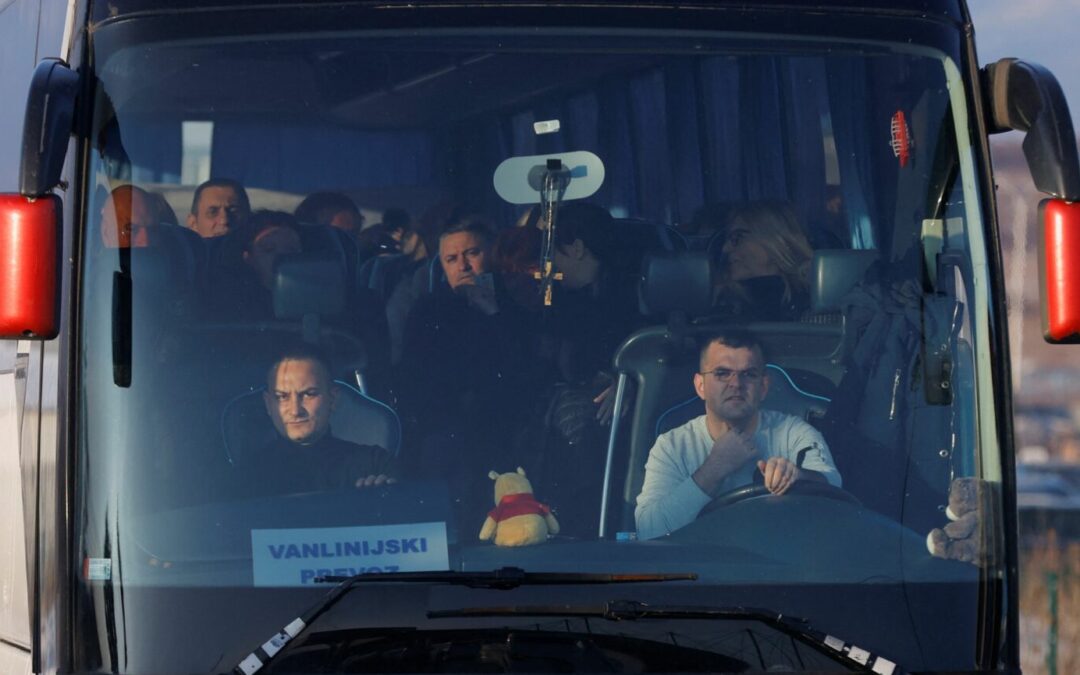 Volilni turizem na Balkanu: tihi udar na demokracijo