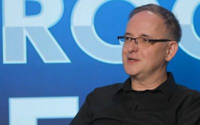 “Malo je treba razmišljati tudi o tem, kaj bo potem, ko eden ali drugi prevzame vlado, kako bo lahko vladal s tako težkim nahrbtnikom in koalicijskimi partnerji, ki bodo lahko zelo problematične stvari iz tega težkega nahrbtnika kadarkoli uporabili za pritiske in izsiljevanja, da o pritiskih iz civilne družbe in celo krimimalnih ozadij sploh ne začnem razmišljati.”