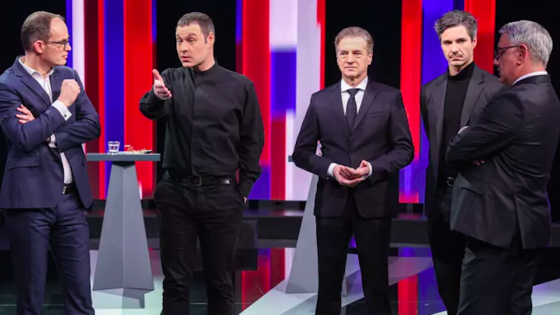 Brez vlaganja milijard v večjo učinkovitost podjetij ne bo gospodarskega preboja Slovenije