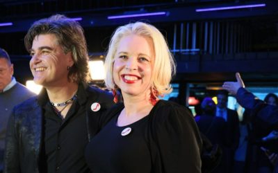 “Vsem izvoljenim poslankam in poslancem želim vse dobro. Naj gre Slovenija naprej. Jaz bom ostala sama svoja. In bom ustvarjala naprej izven politike.”