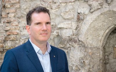 “Danes je edini dan v letu, ko ljudje kritično presojajo verodostojnost informacij v medijih in na internetu.”