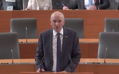 “Če so v Izraelu res taki zločinci, kot pravite, zakaj ste po objavi parih korupcijskih posnetkov odstopili od tožbe?