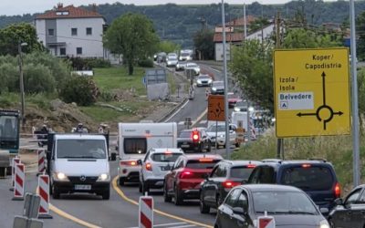 Ko birokrati ugotovijo, da je idealni čas za obnovno glavne obalne ceste začetek poletja